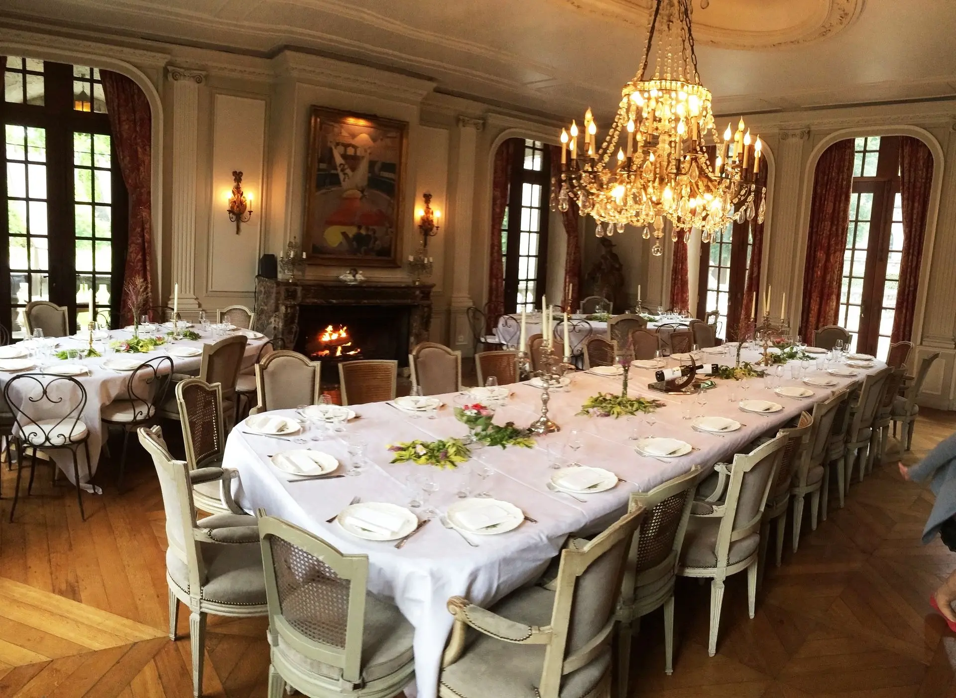 Réception dans la grande salle à manger du château de Bioul en Wallonie