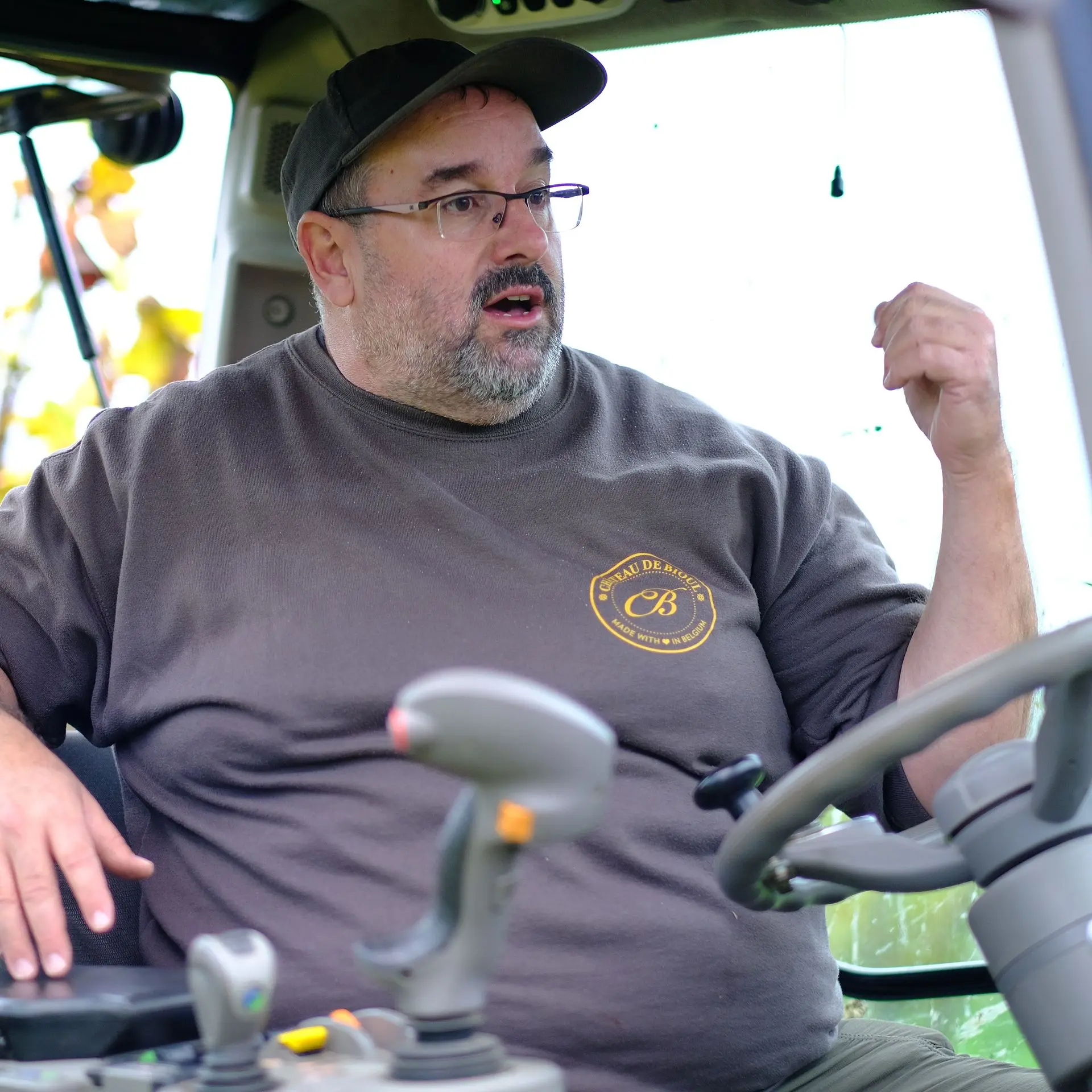 Gaetan Holoye, chef de culture au vignoble du Château de Bioul